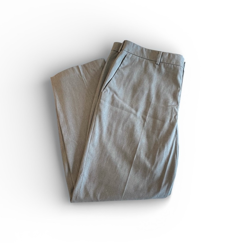 Van Heusen Men’s Gray Dress Pants 40x30 Classic Fit Easy Care